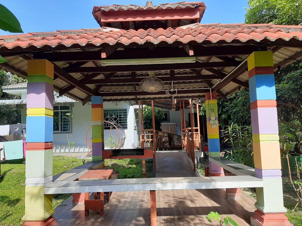 Twin Castle Homestay Kuala Pilah Exterior foto
